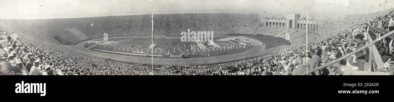 Gesamtansicht der Los Angeles Olympischen Stadion am Tag Eröffnung der Spiele der Xth-Olympiade, während Konkurrenten aus allen Nationen der Leichtathlet Eid Stockfoto