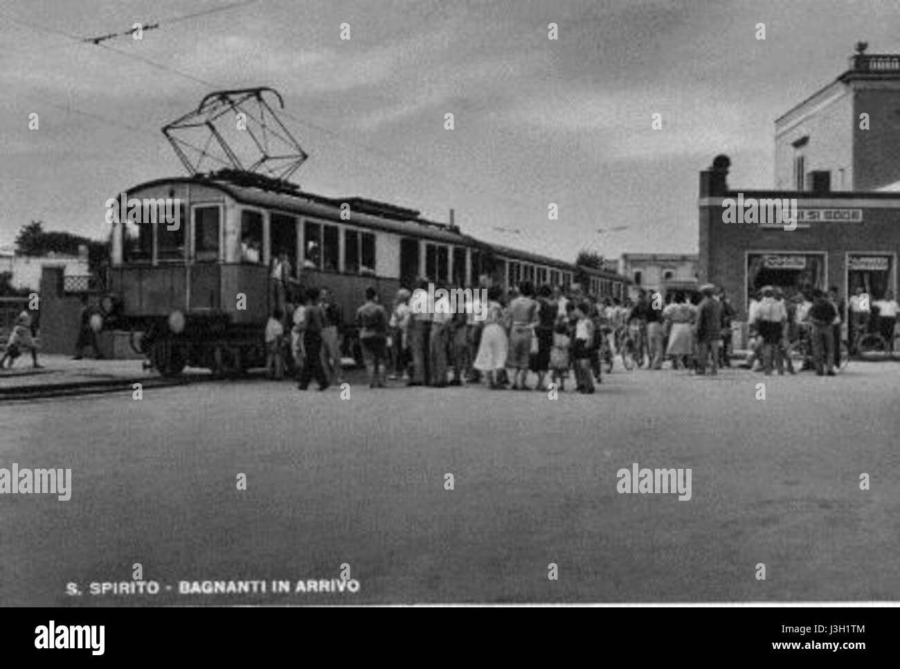 Die Ferrovia Santo Spirito ist eine Eisenbahnstrecke in Italien, die möglicherweise als Verbindung zwischen verschiedenen Regionen oder Städten dient. Sie stellt einen Teil der Verkehrsinfrastruktur des Landes dar und verbindet verschiedene Teile Italiens. Stockfoto