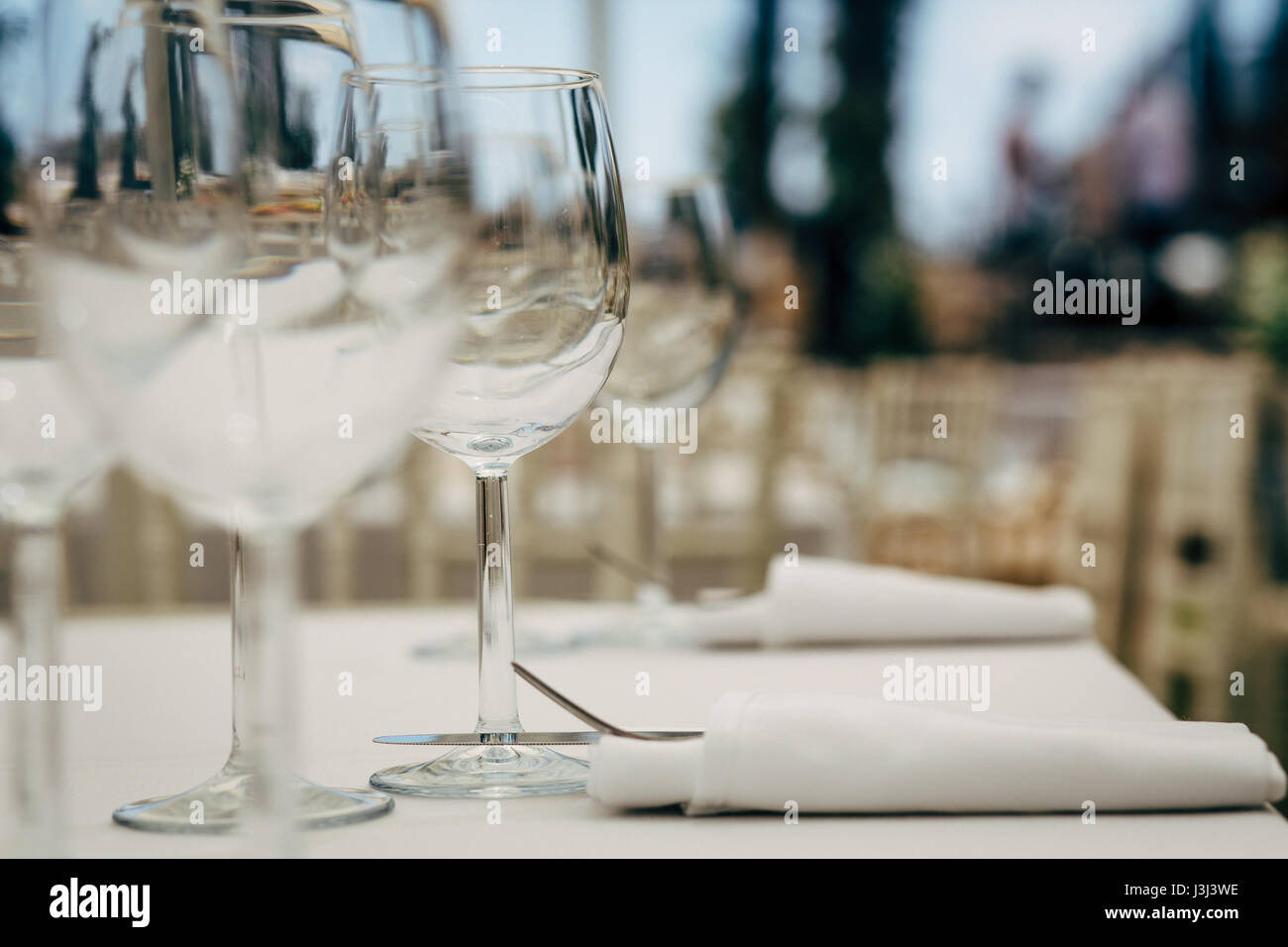 Luxus Tischdekoration.  Design-Details der Luxus-Veranstaltungen. Dinge wie schöne Tabelle Einstellung für das Ereignis bereit. Stockfoto