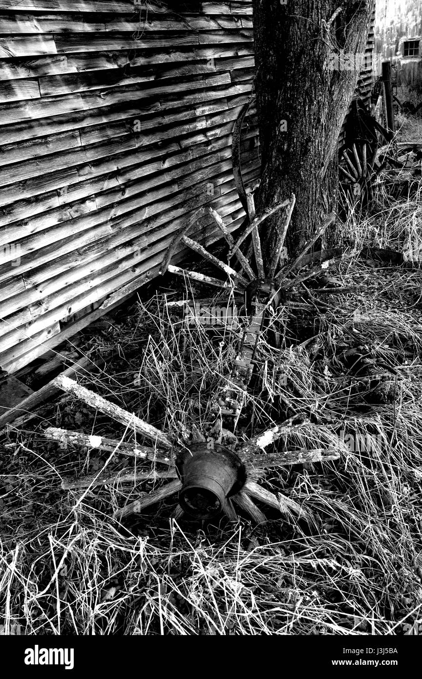 Aufgegeben von Landmaschinen bei einem Jaffrey, New Hampshire, USA, Bauernhof Stockfoto