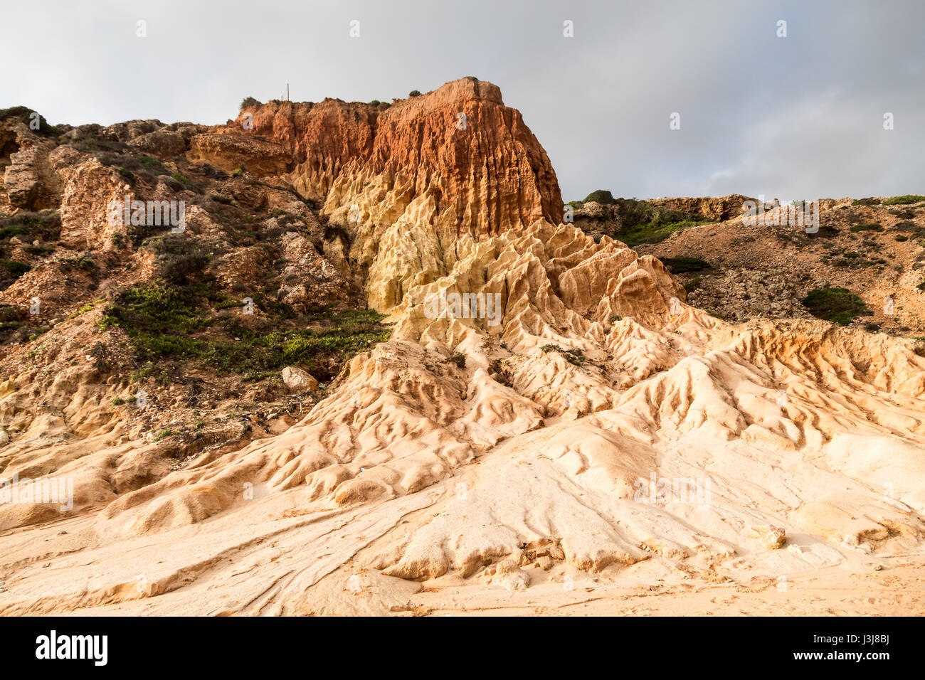 Sandstein-Muster gebildet durch Erosion in Sagres, Algarve, Portugal Stockfoto