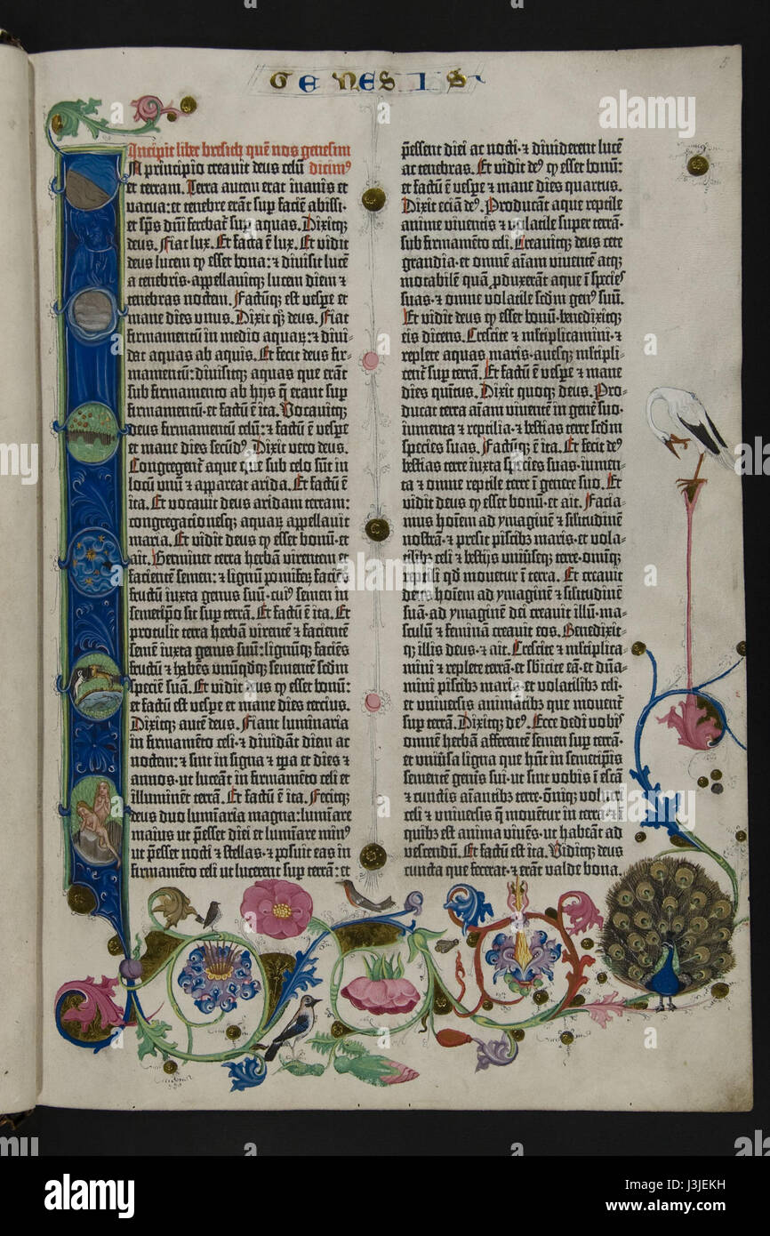 Die Gutenberg-Bibel, die erstmals im 15. Jahrhundert gedruckt wurde, ist einer der bedeutendsten Texte der Druckgeschichte. Die Genesis-Seite von Band 1 zeigt die Auswirkungen der Bibleâ auf die westliche Kultur und ihr Erbe in gedruckter Form. Stockfoto
