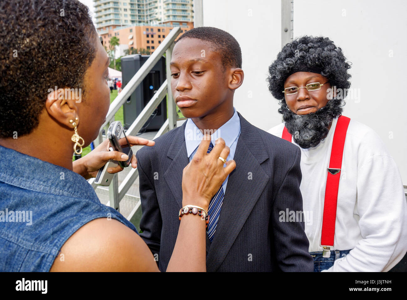 Miami Florida, Coconut Grove, Pfau Park, Familie Familien Eltern Eltern Kinder, Festival für Veränderung, Studenten Bildung Schüler Jugend, spielen Stockfoto