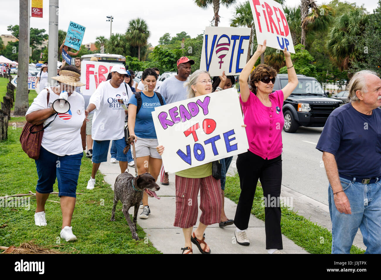 Miami Florida, Coconut Grove, Pfau Park, Familie Familien Eltern Eltern Kind Kinder, Festival for Change, Frauen für Barack Obama, 2008 Präsidentschafts el Stockfoto