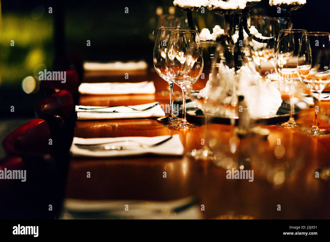 Design-Details der Luxus-Veranstaltungen. Dinge wie schöne Tabelle Einstellung für das Ereignis bereit. Stockfoto
