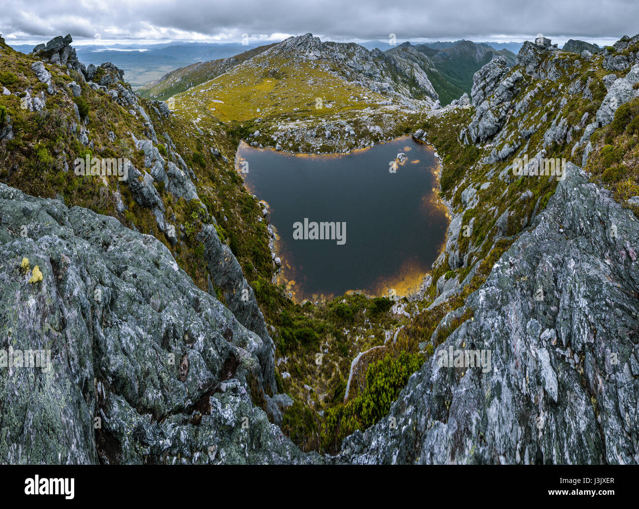 See Sirona in westlichen Arthur Range, Südwesten Tasmanien Stockfoto
