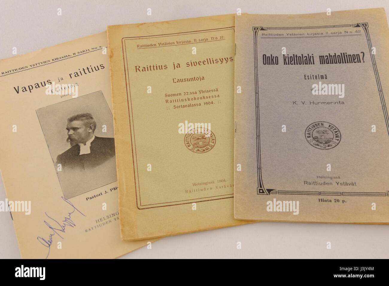 In Finnland hatten wir eine starke Abstinenzbewegung in den späten 1800er Jahren und in den frühen 1900er Jahren. Die Abstinenzbewegung veröffentlicht viele Broschüren und tr Stockfoto