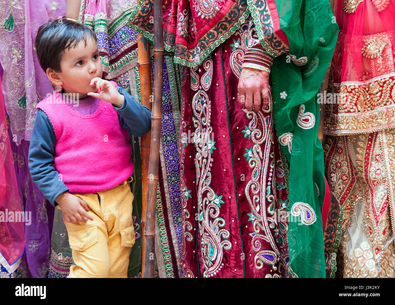 Das Bild der Frau, Vorbereitung auf Lathmar Holi in Barsana, Uttar Pradesh, Indien, Asien Stockfoto