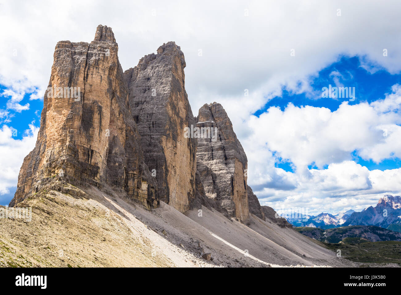 Die drei Zinnen, von links nach rechts: Cima Piccola (2857 m), Cime Grande (2999 m), Cima Ovest (2973m). Stockfoto