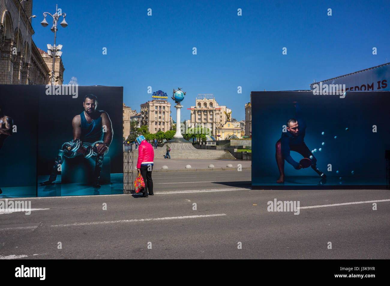 UKRAINE, Kiew - 2. Mai 2017: Kiew vor dem Start, Kiew. Europa. Vorbereitung der Fanzonen auf Khreshchatyk. Stockfoto