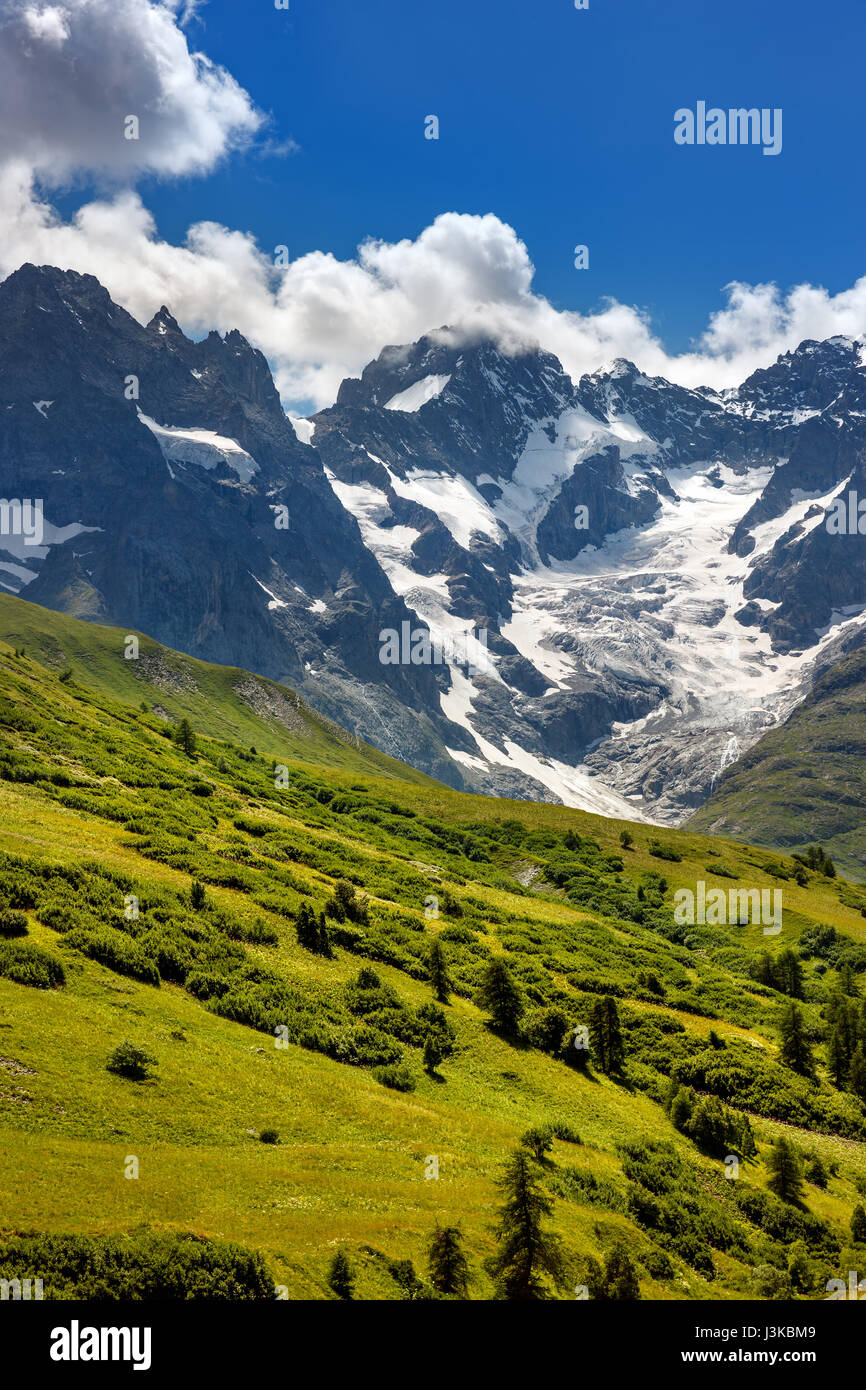 Ecrins Nationalpark Berggipfel und Gletscher im Sommer. La Meije Gletscher, Glacier du Lautaret und Glacier de l ' Homme. Südlichen französischen Alpen, Hautes Stockfoto