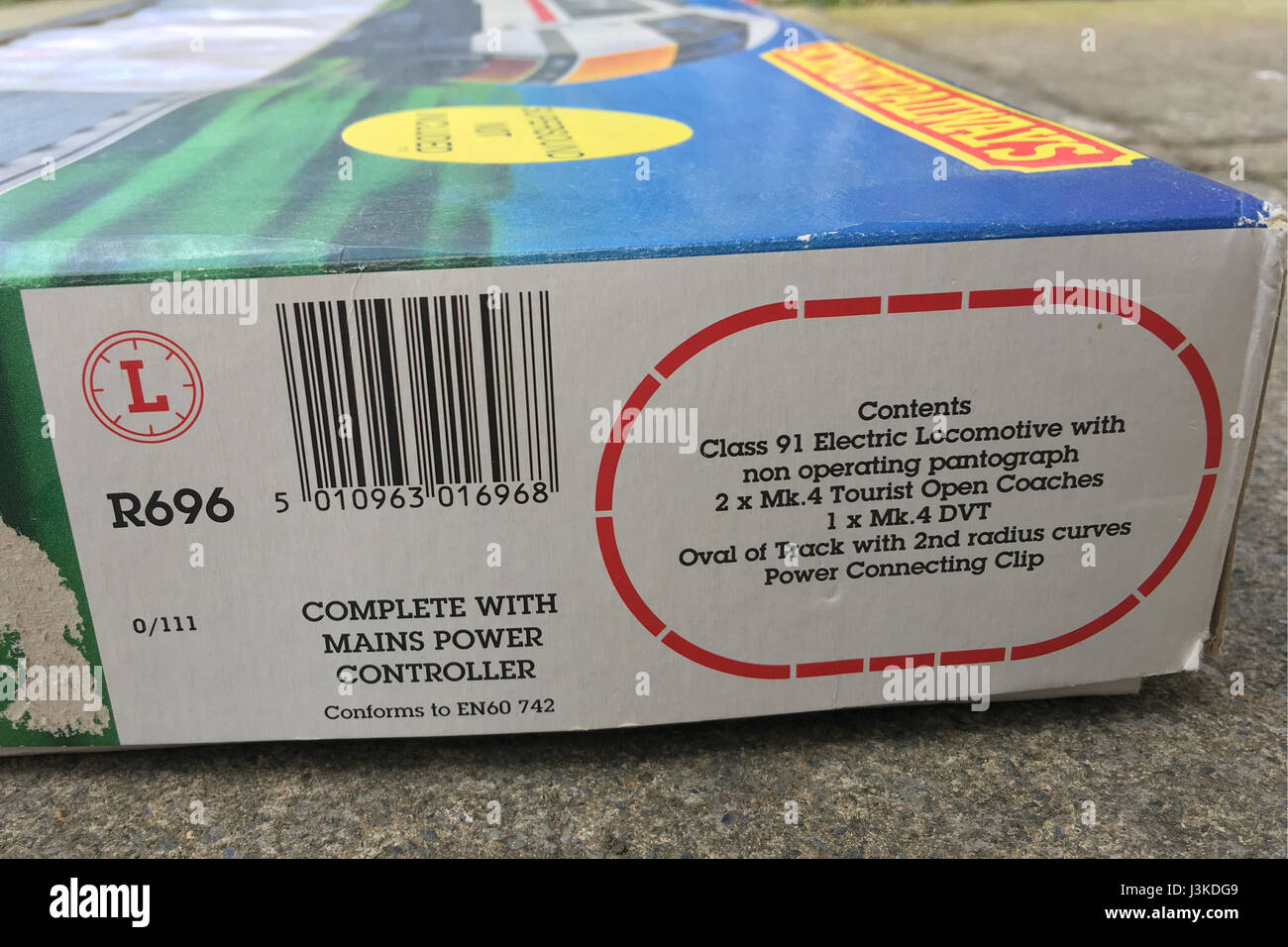 Hornby Railways ist eine britische Modell-Eisenbahn-Marke. Seine Wurzeln reichen zurück bis 1901, als Gründer Frank Hornby ein Patent für seine Meccano Konstruktionsspielzeug erhielt. Der erste Uhrwerk-Zug wurde im Jahr 1920 hergestellt. Im Jahr 1938 startete Hornby seinen ersten 00 Zug. Im Jahr 1964 Hornby und Meccano durch ihre Wettbewerber, Tri-Ang, ge- und verkauft auf als Tri-Ang in Konkurs ging. Hornby Railways wurde in den 1980er Jahren unabhängig. Stockfoto