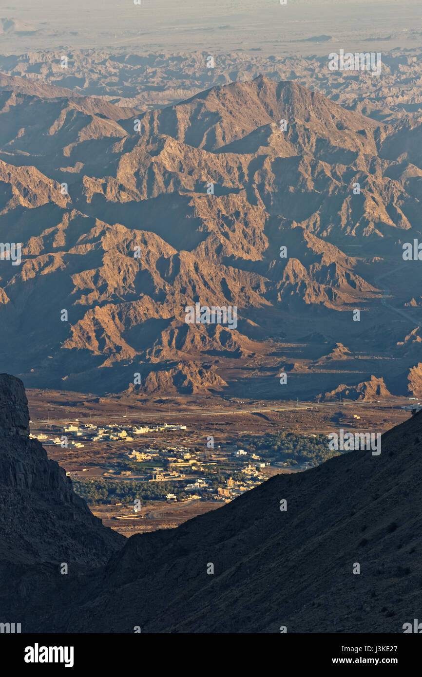 Draufsicht des Jabal Akhdar Gebirge auf Dörfer - Sultanat Oman Stockfoto