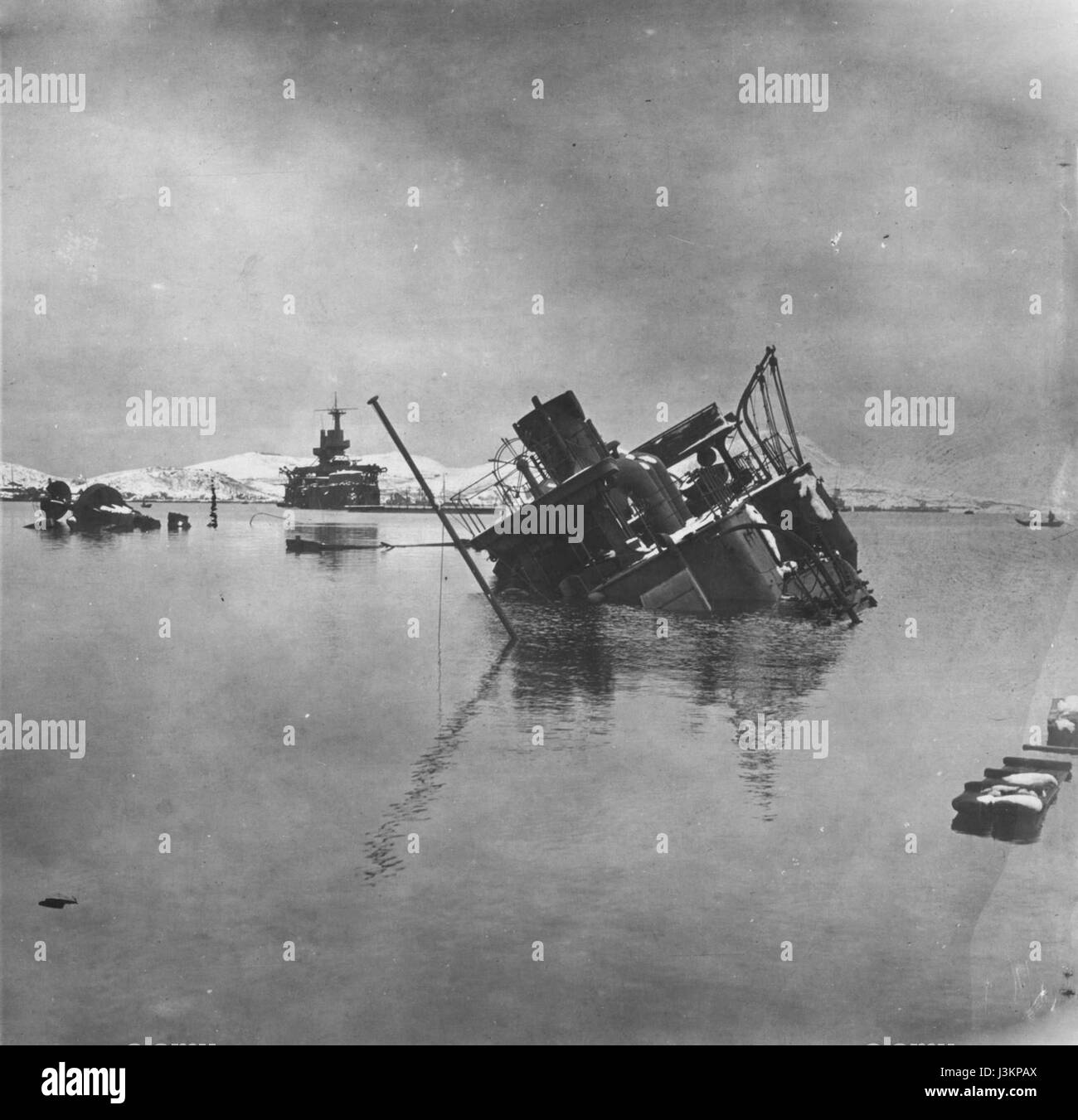 Das Bild zeigt das Volk der Gilyak im Jahr 1905 in Port Arthur, einem bedeutenden Ort während des Russisch-Japanischen Krieges, der die indigene Bevölkerung und den historischen Kontext der Region hervorhebt. Stockfoto