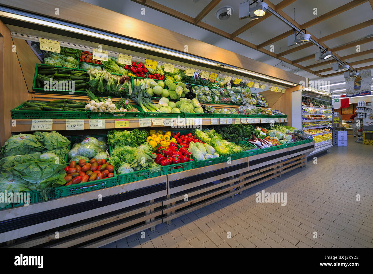 Obst und Gemüse Regal im Supermarkt Stockfotografie Alamy