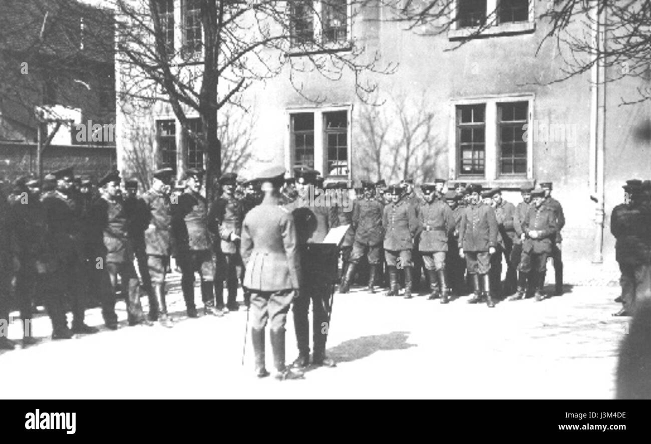 Der erste Weltkrieg ERE1124 bezieht sich auf ein militärisches Objekt aus dem Ersten Weltkrieg, speziell ein deutsches Objekt aus dem Konflikt, das Einblicke in die militärische Ausrüstung und die historische Kriegsführung während des frühen 20. Jahrhunderts bietet. Stockfoto