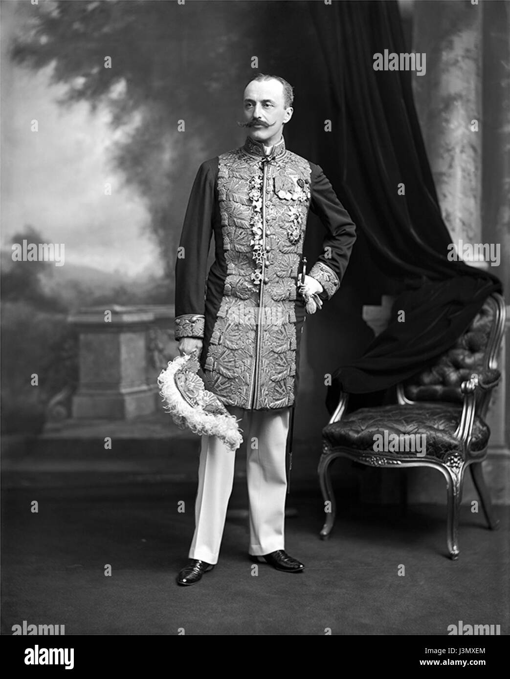 Georges Alexandrovitch de Graevenitz war eine bedeutende Persönlichkeit in der europäischen Aristokratie, die für seine politischen und sozialen Aktivitäten bekannt war. Sein Leben bietet Einblicke in die Kultur und Politik des europäischen Adels des 19. Jahrhunderts. Stockfoto