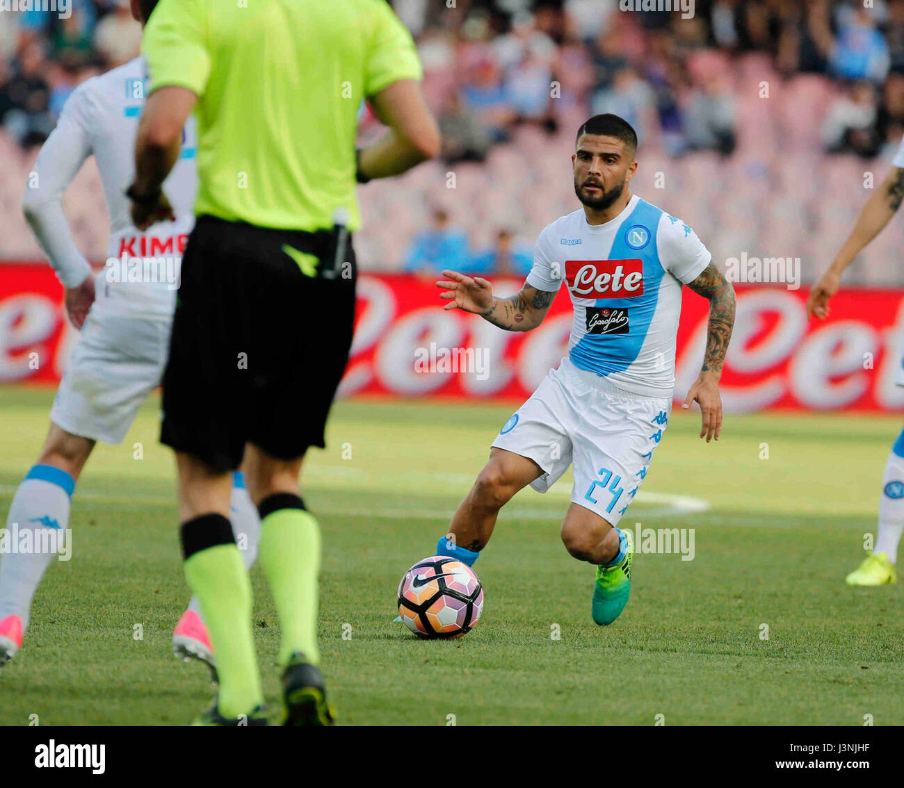 Neapel, Italien. 6. Mai 2017. Lorenzo Insigne während der italienischen Serie ein Fußballspiel zwischen SSC Napoli und Cagliari im Stadion San Paolo in Neapel Italien, 6. Mai 2017 Credit: Agnfoto/Alamy Live-Nachrichten Stockfoto