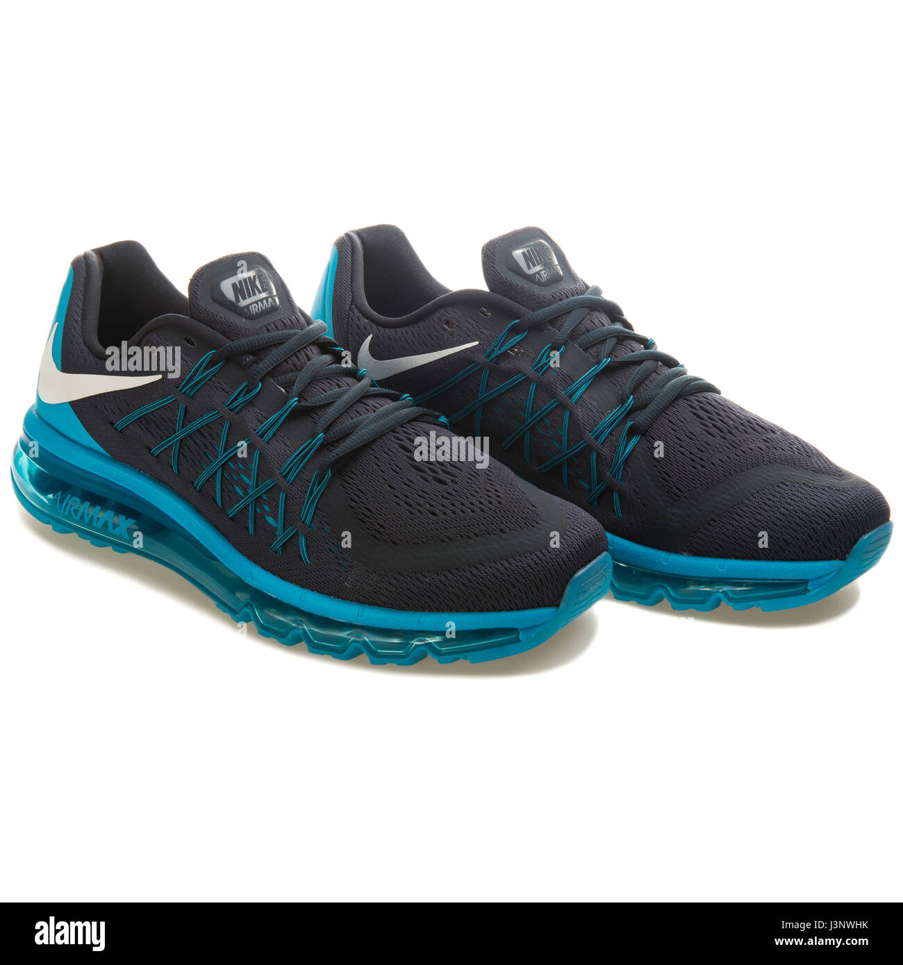 Schwarze nike turnschuhe turnschuhe turnschuhe Fotos und Bildmaterial in hoher Auflosung Alamy