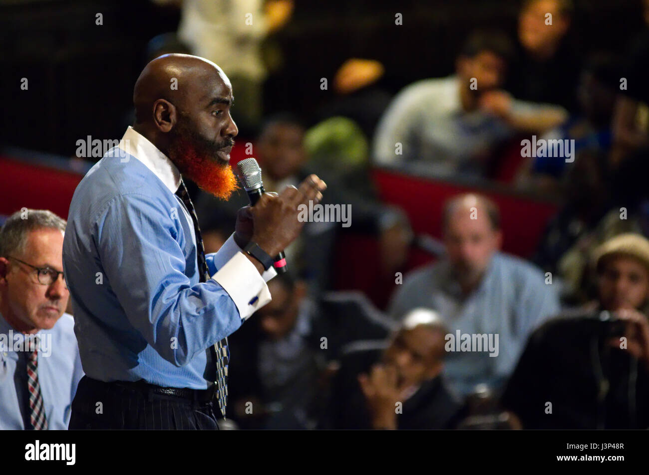 Tariq El-Shabazz spricht beim Staatsanwalt Candidate Forum Arch St United Methodist Church in Philadelphia, PA, am 18. April 2017. Stockfoto