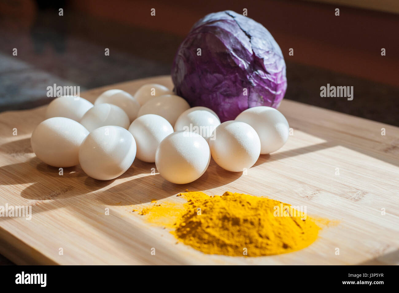Zutaten für natürliche Ei Farbe oder Farbstoff Stockfoto