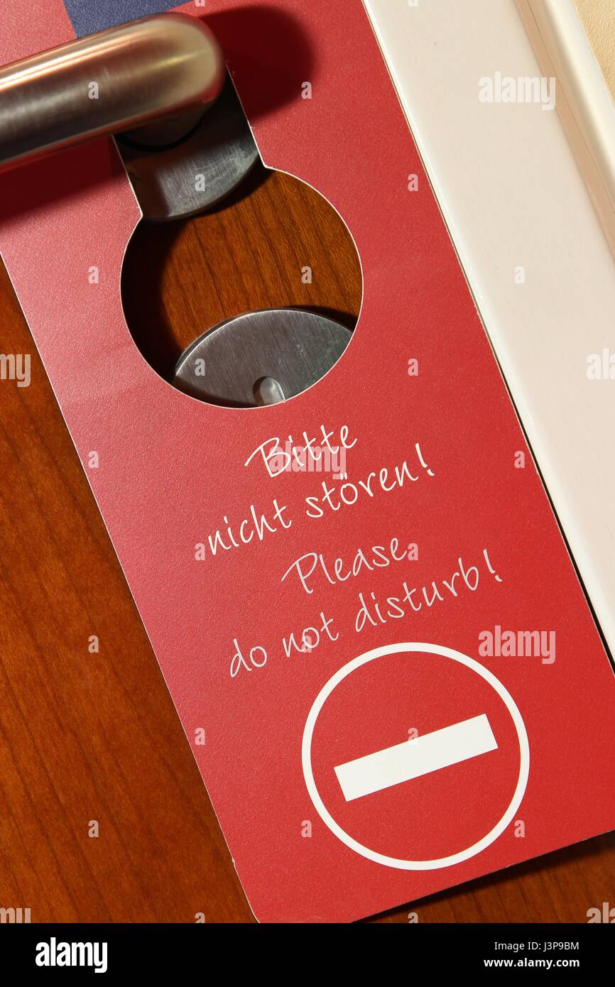 Bitte nicht stören Sie Schild an der Tür eines Hotelzimmers Stockfoto