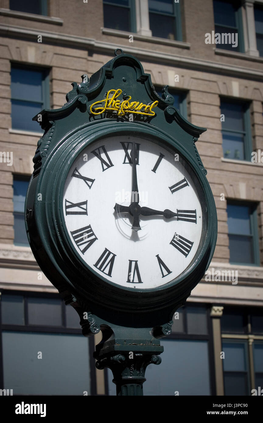 Der Shepards Uhr in der Innenstadt von Providence, RI - Gregory, der historischen Shepard Kaufhaus (heute längst) Providence, RI, USA Stockfoto Der Shepards Uhr in der Innenstadt von Providence, RI - Gregory, der historischen Shepard Kaufhaus (heute längst) Providence, RI, USA Stockfoto