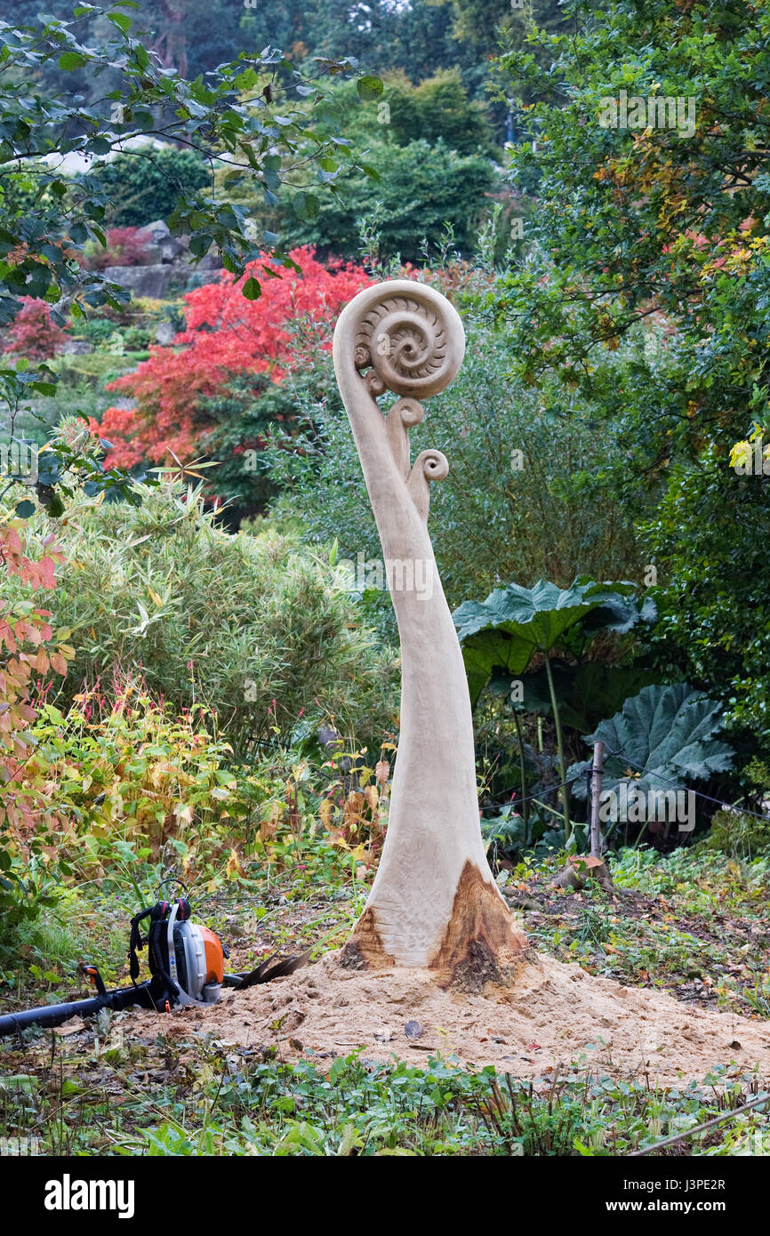 Baum-Skulptur im RHS Wisley Gardens. Stockfoto