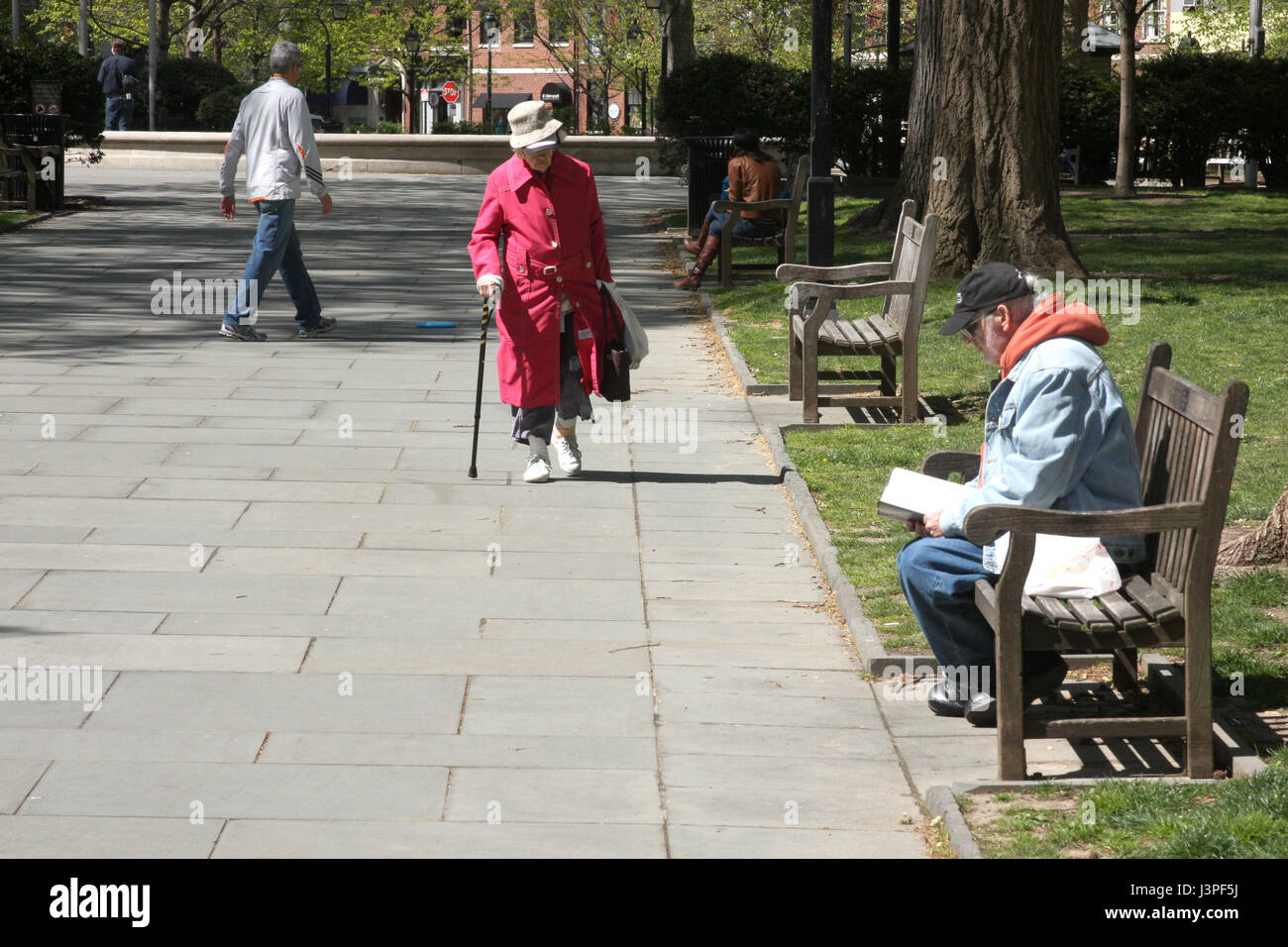 Menschen im Park in Zentral Philadelphia, USA Stockfoto