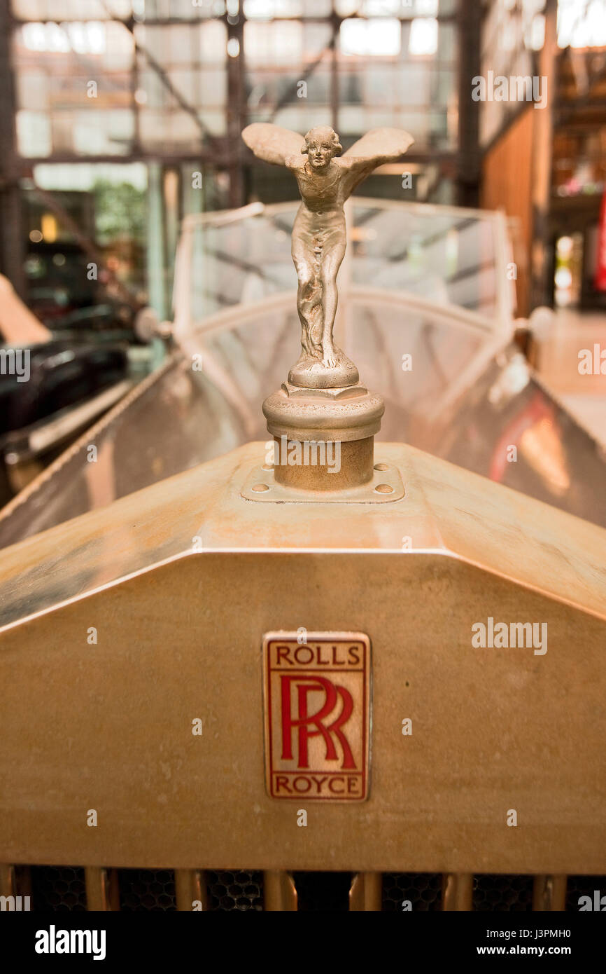 Motorhaube-Ornament, Kühlerfigur Spirit of Ecstasy, Flying Lady, Emily, Eleanor Velasco Thornton, Rolls-Royce 1929 Modell, Oldtimer, britische Oldtimer, Kuehlerfigur, Spirit of Ecstasy, Flying Lady, Silver Lady, Emily, Eleanor Velasco Thornton, Rolls-Royce Oldtimer, England, Grossbritannien, Baujahr 1929, Concours d ' Elegance Stockfoto