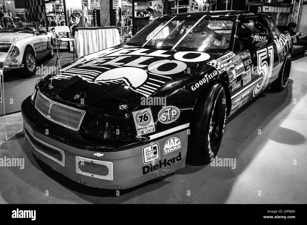 STUTTGART, Deutschland - 3. März 2017: Race Car Chevrolet Lumina Nascar, 1989. Schwarz und weiß. Europas größte Oldtimer-Messe "RETRO CLASSICS" Stockfoto