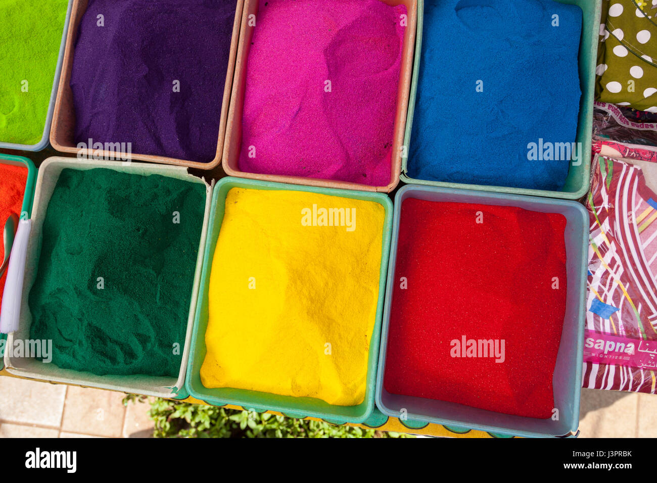 bunte Kleidung Farbstoffe, Mumbai, Indien Stockfoto