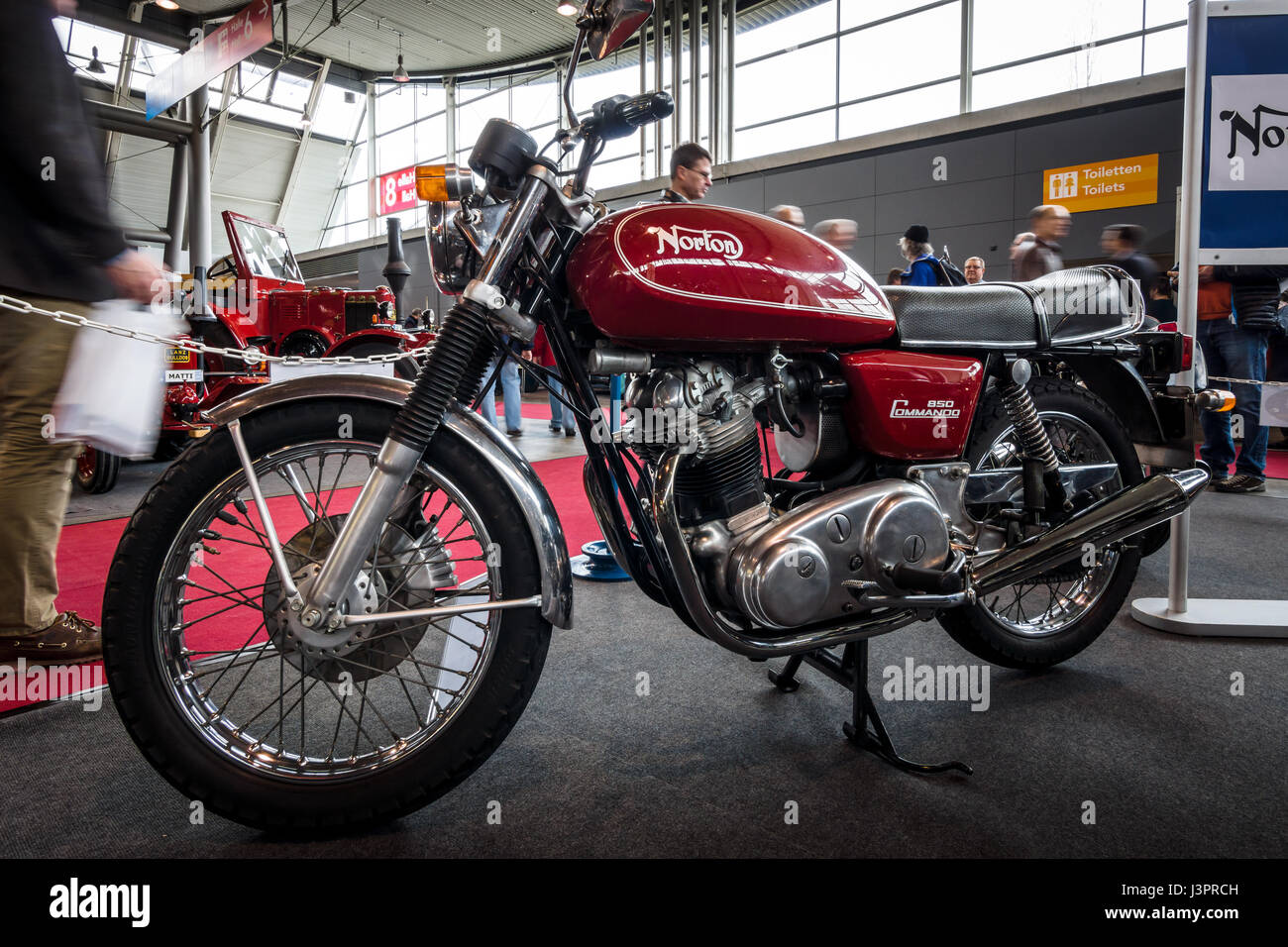 STUTTGART, Deutschland - 3. März 2017: Motorrad Norton Commando 850, 1973. Europas größte Oldtimer-Messe "RETRO CLASSICS" Stockfoto