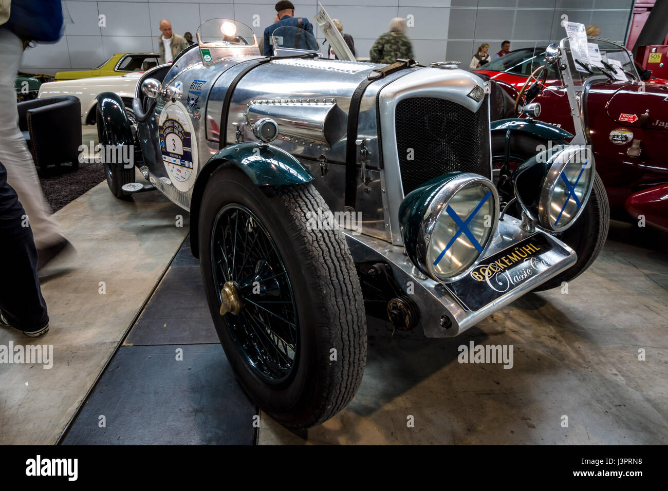 STUTTGART, Deutschland - 3. März 2017: Mittelständische Sportlimousine Riley 12/4 Special, 1934. Europas größte Oldtimer-Messe "RETRO CLASSICS" Stockfoto