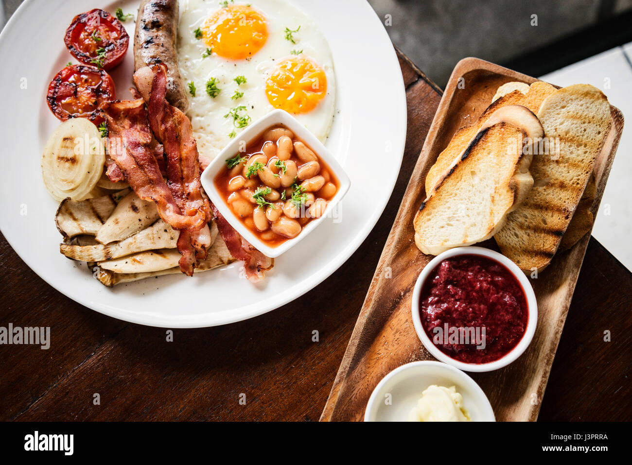 traditionelles englisches britische Frühstück Essen eingestellt Stockfoto