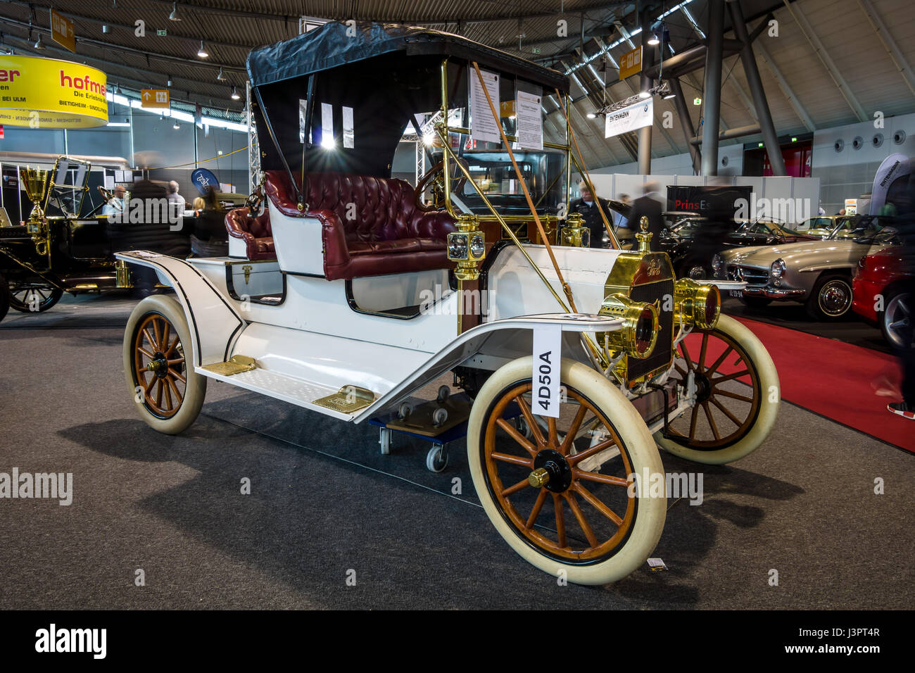 STUTTGART, Deutschland - 3. März 2017: Retro Auto Ford Modell T Roadster, 1911. Europas größte Oldtimer-Messe "RETRO CLASSICS" Stockfoto