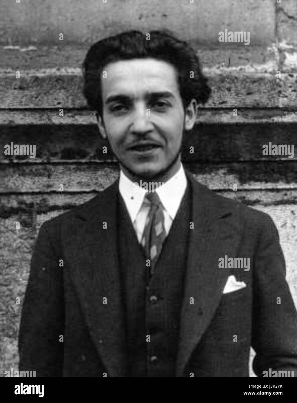 Jules Henri Lengrand war ein französischer Künstler, der für seine Beiträge zur Malerei des 20. Jahrhunderts bekannt war und sich auf modernistische Themen und seinen charakteristischen Stil konzentrierte, der die künstlerische Entwicklung der Epoche widerspiegelte. Stockfoto