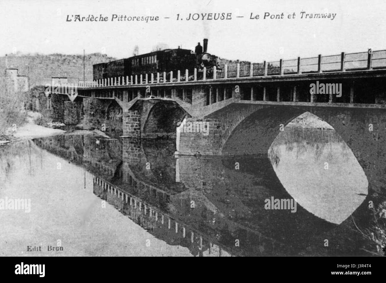 Joyeuse 1900 Le pont Stockfoto