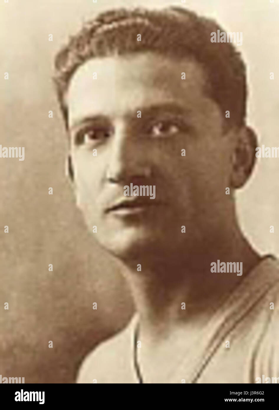 Innocenti bezieht sich auf einen Künstler, der möglicherweise in bildender Kunst oder Skulptur tätig ist. Je nach historischem und kulturellem Kontext ist die Person wahrscheinlich für ihre Beiträge zur Kunstgeschichte oder zum Design bekannt. Stockfoto