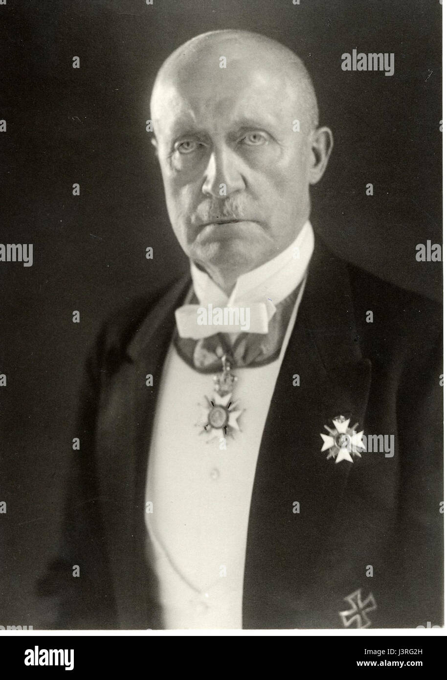 Karl Schulze Pelkum wird wahrscheinlich mit einem historischen oder kulturellen Kontext assoziiert. Weitere Informationen zu seinem Hintergrund, seiner Rolle oder seiner Bedeutung können erforderlich sein, um eine vollständige Beschreibung zu erhalten. Stockfoto