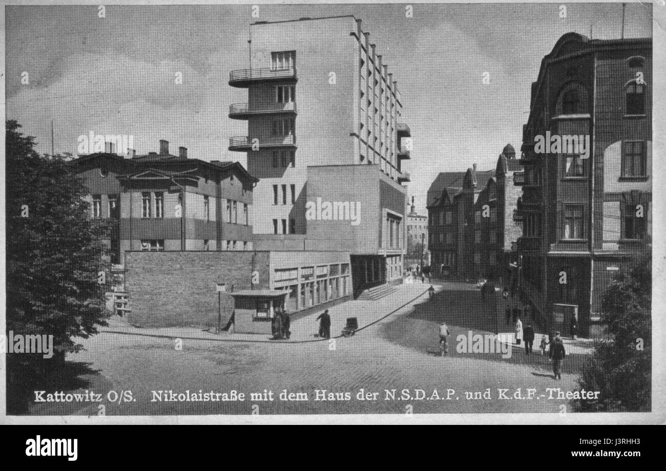 Kattowitz Nikolaistrasse Mit Dem Haus der Totenkopfverbände ind K.d.f Theater Stockfoto