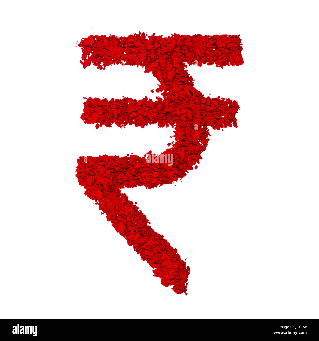 Indische Rupie-Symbol, die mit roter Farbe Pulver, isoliert auf weißem Hintergrund Stockfoto
