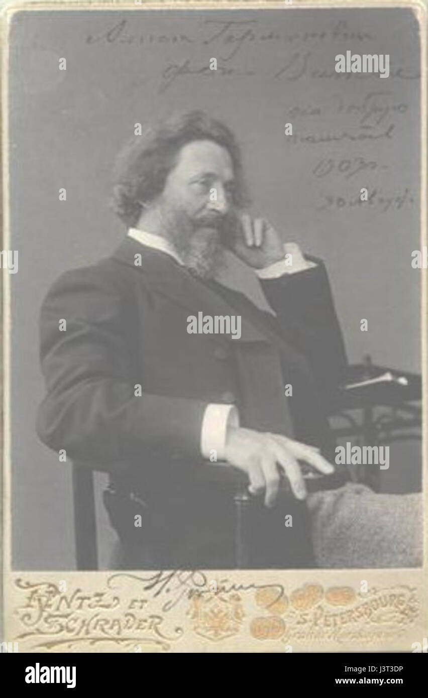 Dieses Bild oder eine Referenz bezieht sich auf den berühmten russischen Künstler Ilja Efimovich Repin, der für seine Meisterschaft in der Porträtmalerei bekannt ist. Die Szene ist wahrscheinlich ein Studio der Fotografen Rentz und Schrader, die den Künstler in einem bestimmten Moment in der Zeit einfangen. Stockfoto