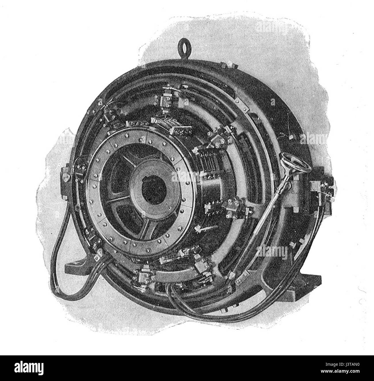 Der Johnson-Lundell-Generator, beschrieben in „Electrical Installations“ von Rankin Kennedy (1909), war eine frühe elektrische Maschine, die in der Stromerzeugung eingesetzt wurde und die technologischen Fortschritte der Zeit widerspiegelt. Stockfoto