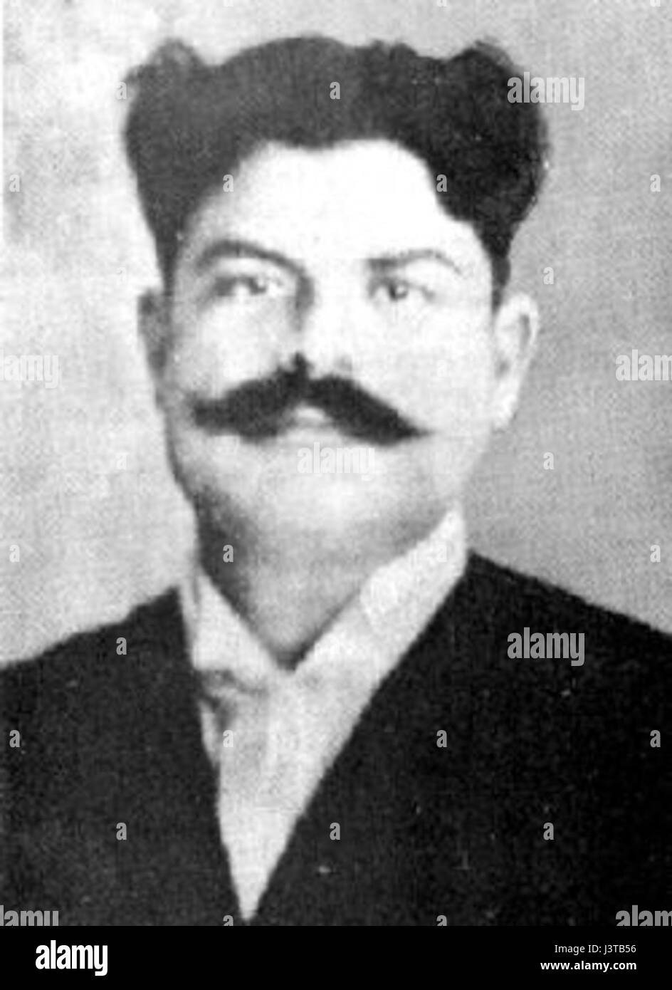 Jesus Salgado, eine einflussreiche Persönlichkeit in der zeitgenössischen Kunst, bekannt für seine unverwechselbare Herangehensweise an das visuelle Erzählen. Seine Werke beschäftigen sich oft mit Themen wie Identität, Kultur und persönliche Erfahrungen. Salgados Verwendung lebendiger Bilder und Symbolismus ermöglicht es den Zuschauern, sich mit komplexen Motiven in einem visuellen Kontext auseinanderzusetzen, der auf einer tiefen Ebene Resonanz findet. Stockfoto