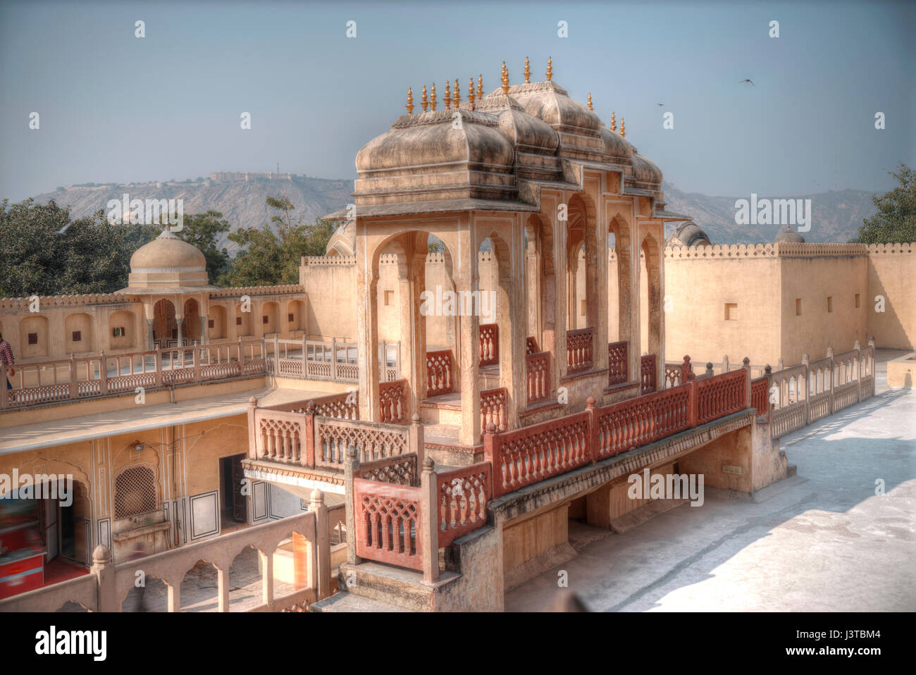 Hawa Mahal ist ein Harem in der Schlossanlage von Jaipur Maharaja, gebaut aus rosa Sandstein in