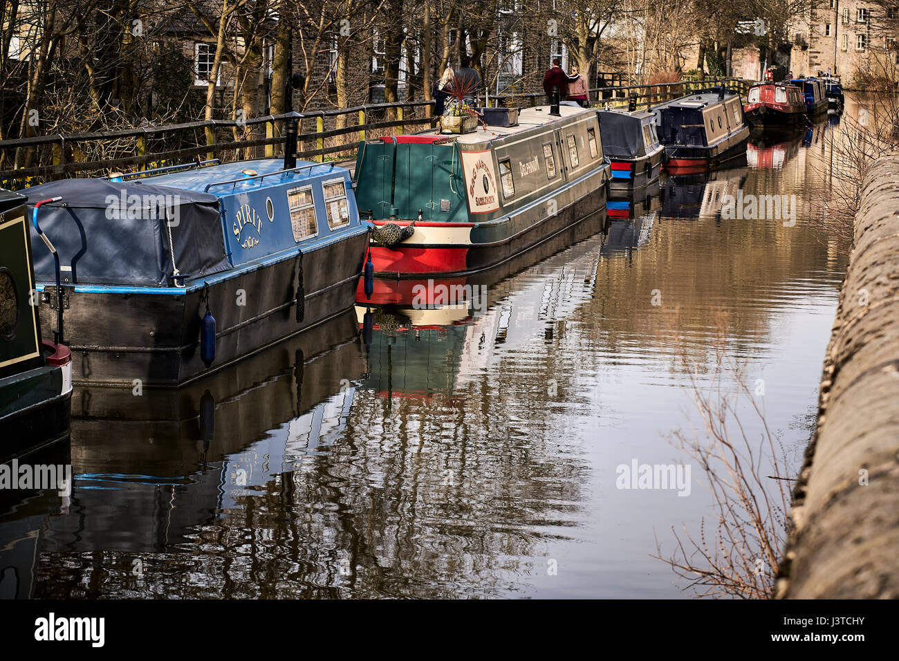 Leeds-Liverpool-Kanal Langbooten in Skipton, North Yorkshire UK Stockfoto