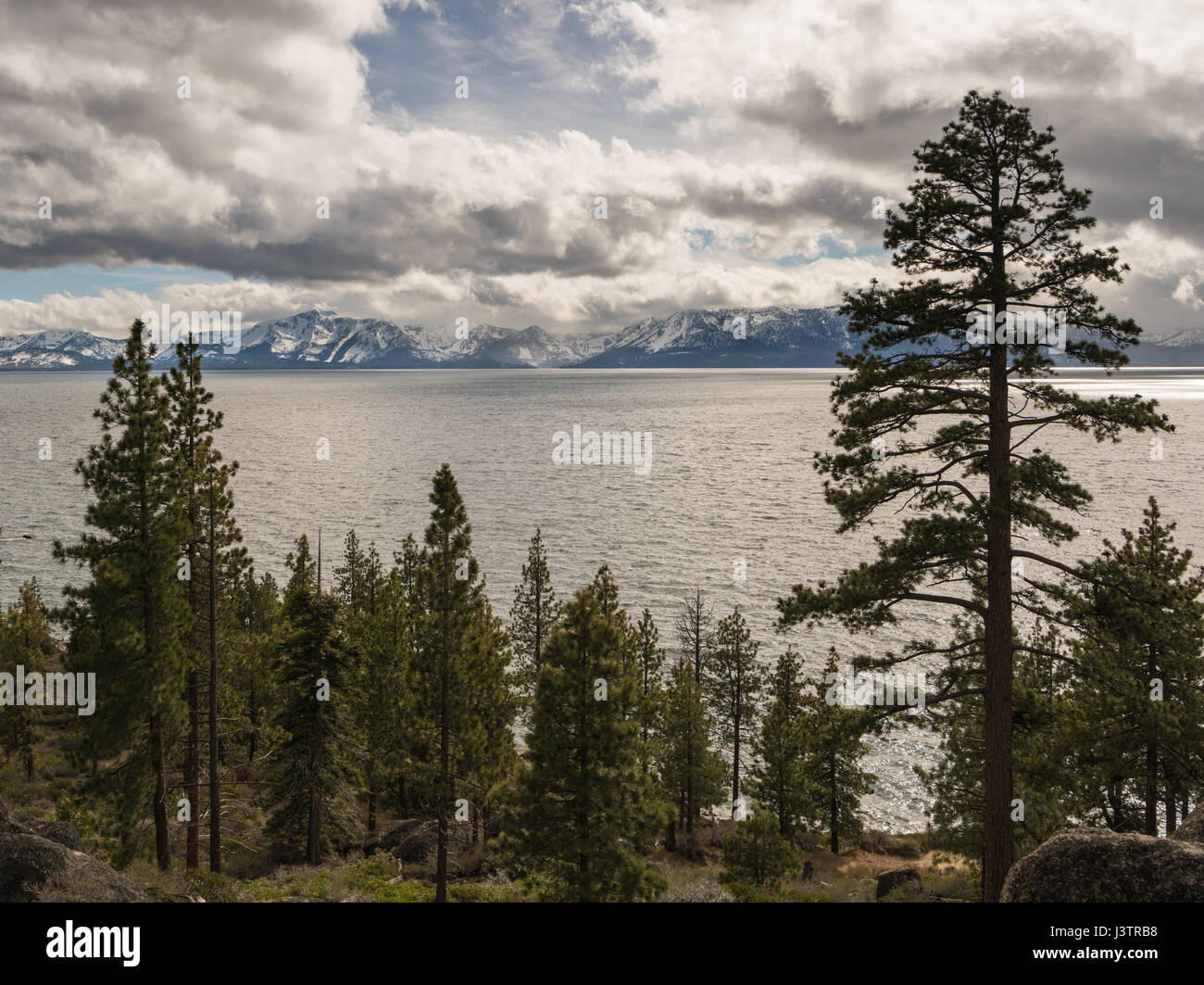 Stürmisches Wetter über Lake Tahoe, Nevada Stockfoto