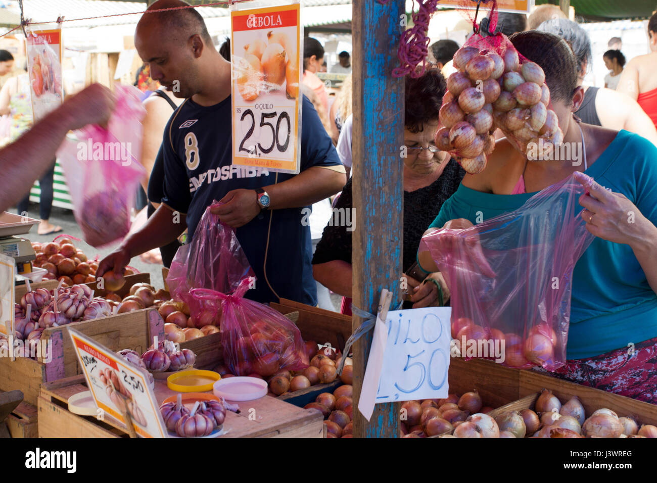 brasilianische Märkte bieten eine große Variation von Obst und Gemüse Stockfoto