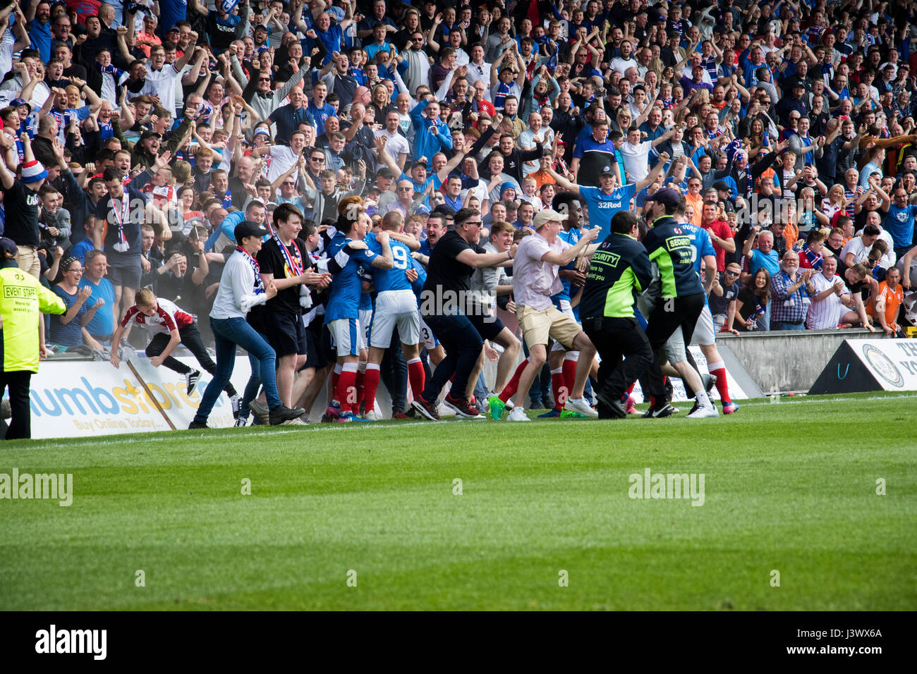 Glasgow, Schottland, Vereinigtes Königreich. 7. Mai 2017. Partick Thistle V Glasgow Rangers SPFL Sonntag, 7. Mai 2017 - Tore von Doolan, McKay und Garner sah das Spiel Ende 2-1 bis Rangers. Bildnachweis: Barry Cameron/Alamy Live-Nachrichten Stockfoto